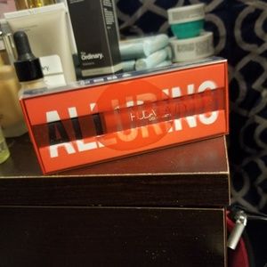 Huda beauty matters lip in shade alluring